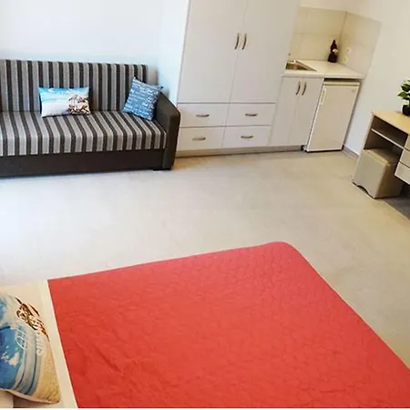 Apartment Makis *