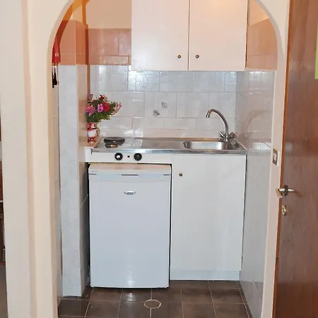 Makis Apartment *